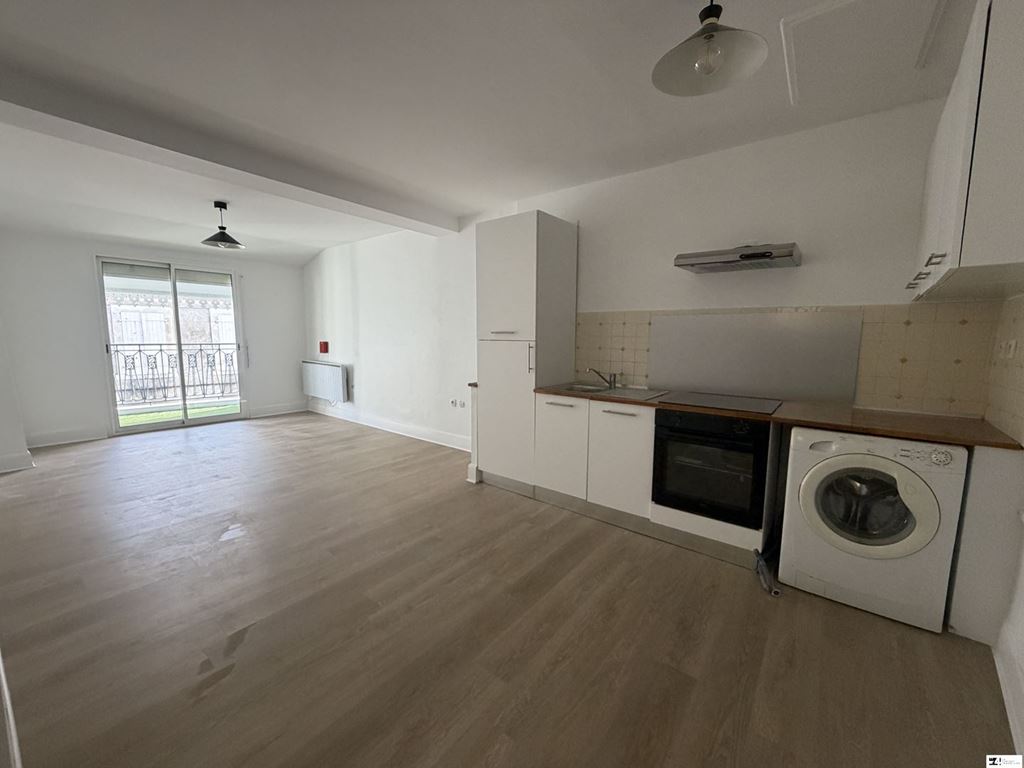 Immeuble CAZERES (31220) LE 4 LE CABINET IMMOBILIER