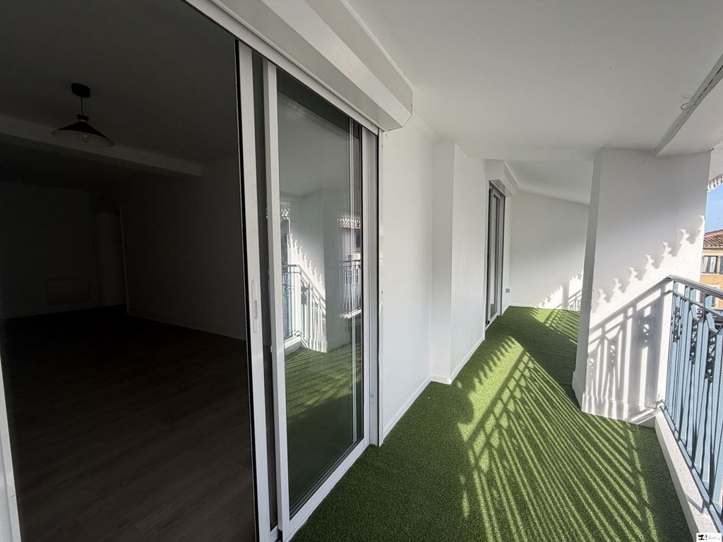 Immeuble CAZERES (31220) LE 4 LE CABINET IMMOBILIER